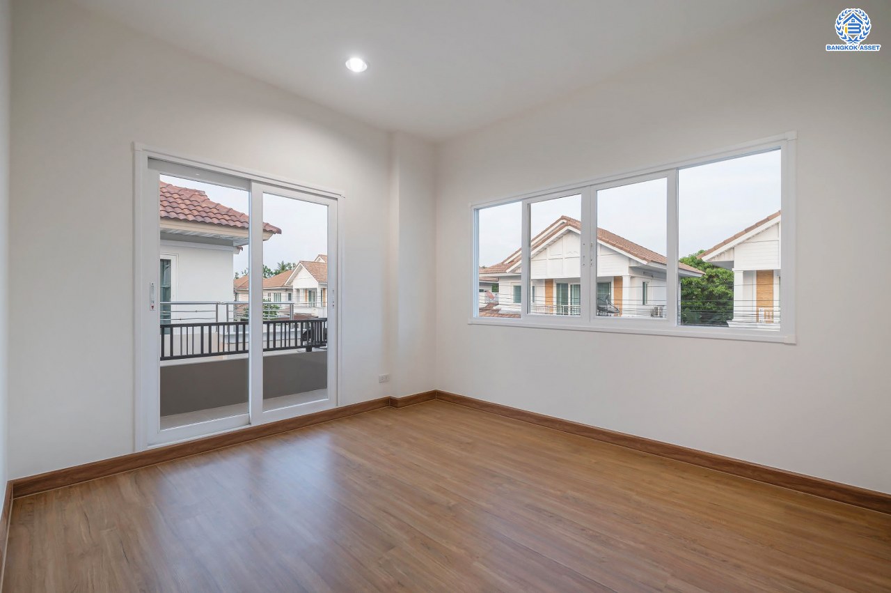 บ้านมือสองตกแต่งใหม่ โครงการ เพอร์เฟคเพลส ราชพฤกษ์ หลังมุม! รองรับทุกการใช้งาน บนเนื้อที่กว้างถึง 61.8 ตร.ว. พื้นที่ใช้สอย 198 ตร.ม. พร้อมฟังก์ชัน 3 ห้องนอน 3 ห้องน้ำ จอดรถได้ 2 คัน บ้านคุณภาพดี บนทำเลติดถนนราชพฤกษ์ เชื่อมต่อถนนรัตนาธิเบศร์ ใกล้รถไฟฟ้าสายสีม่วง “สถานีบางรักน้อยท่าอิฐ” จุดขึ้นทางด่วน "กาญจนาภิเษก" และเซ็นทรัลรัตนาธิเบศร์